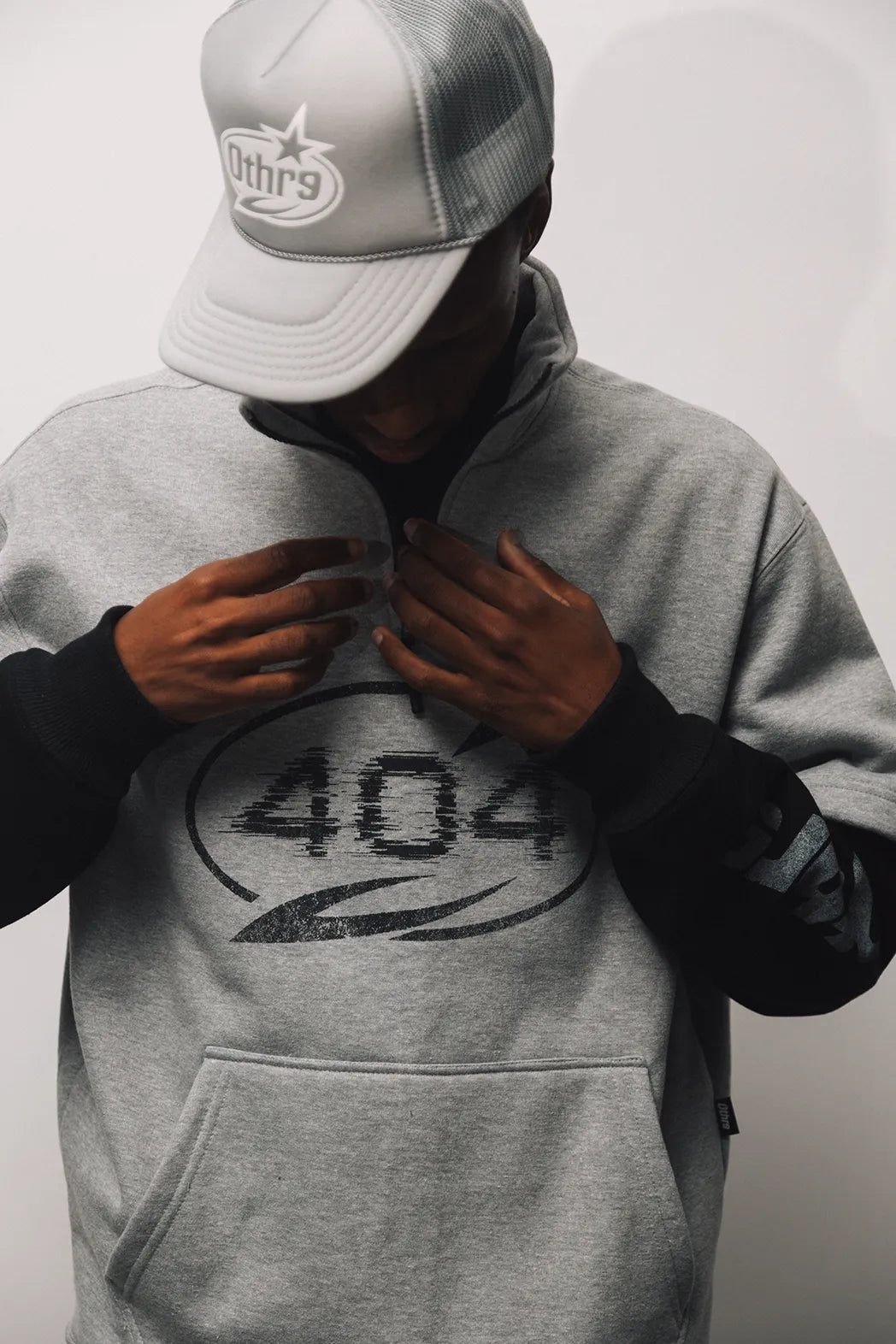 FORM.404 LAYER HIGH NECK SWEATSHIRT